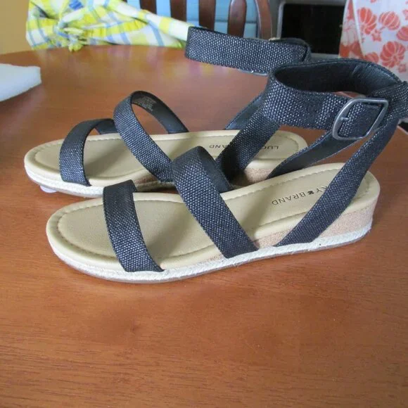 Lucky Brand Women's Sandal - Picture 6 of 7